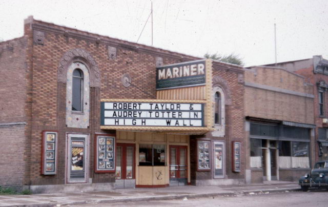 Mariner Theatre - Courtesy Al Johnson (newer photo)